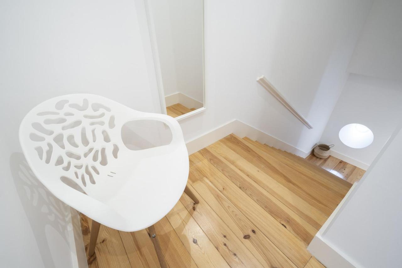 Warm And Cozy Parquet Flooring Apartment In Almada Exterior foto